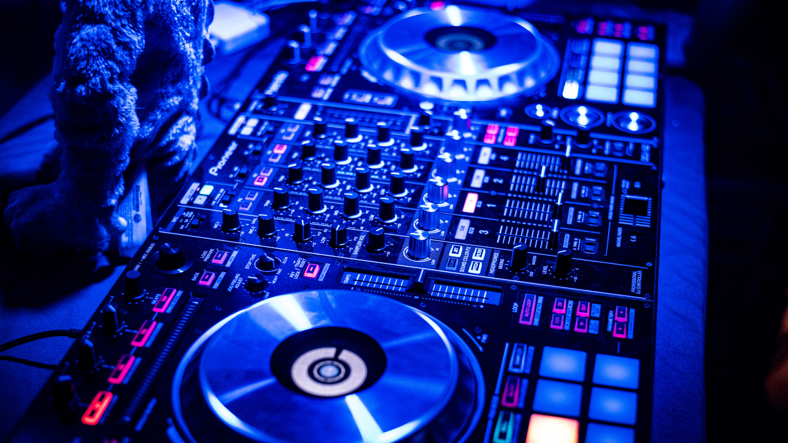dj2 DJ decks