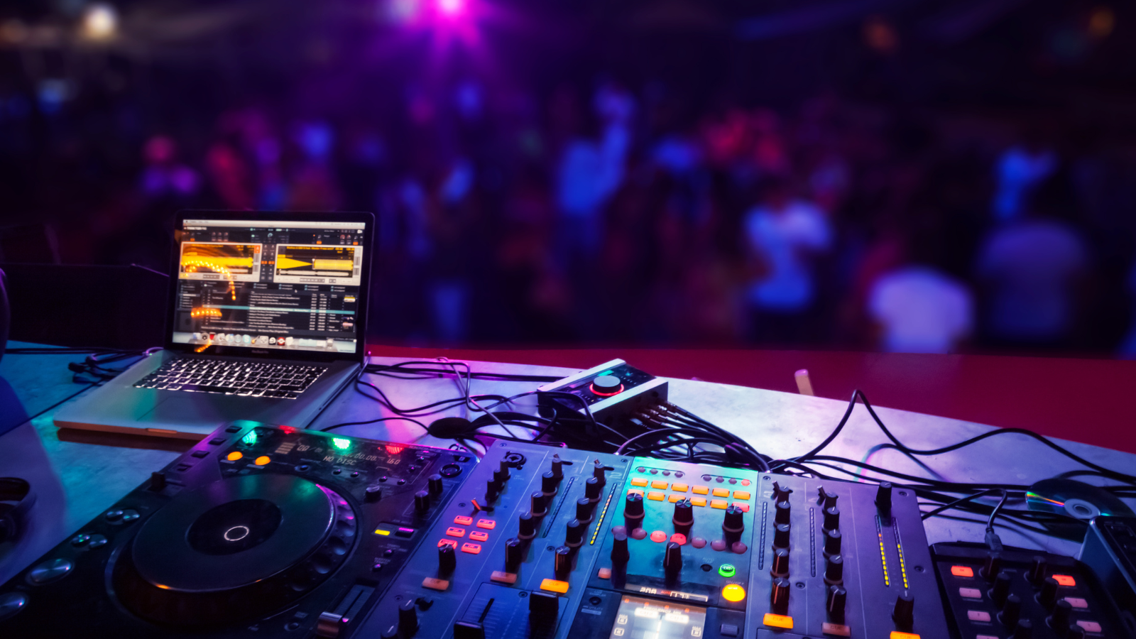 dj3 DJ decks