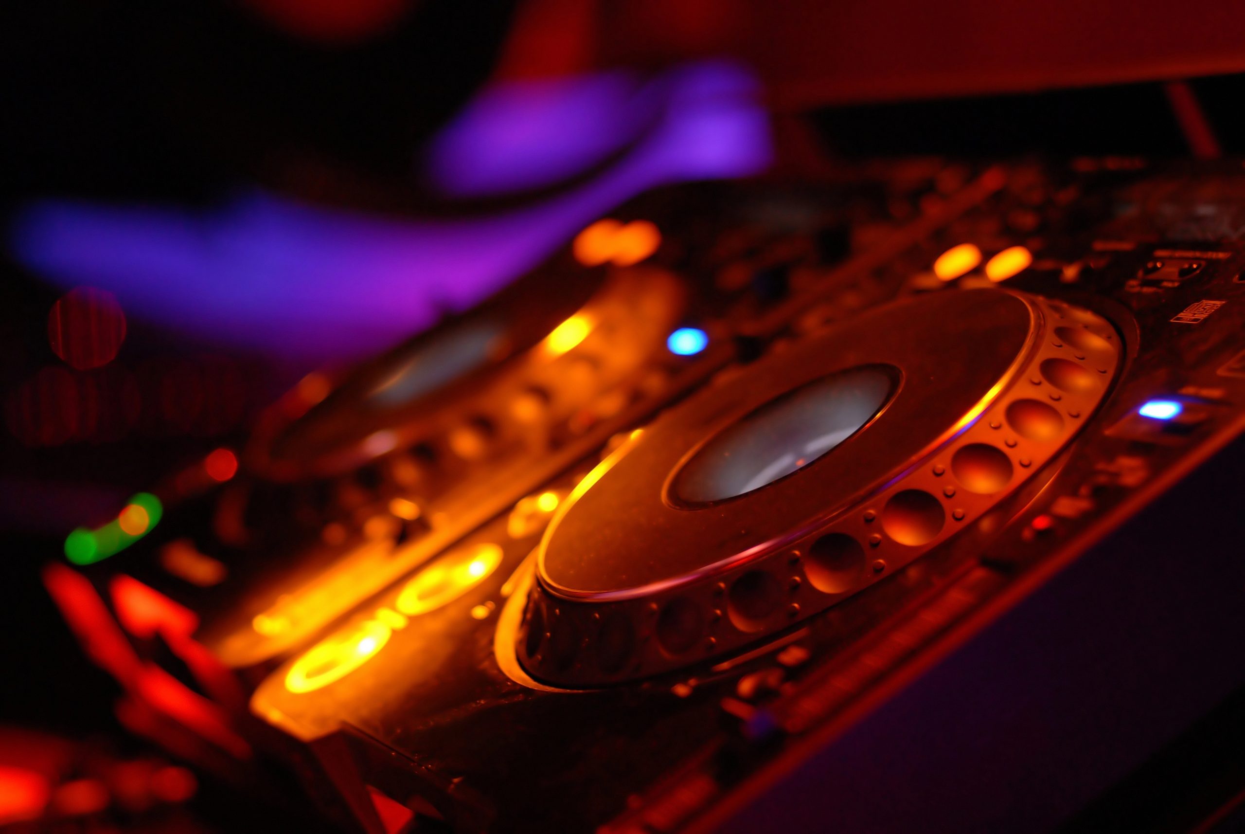dj-decks DJ decks